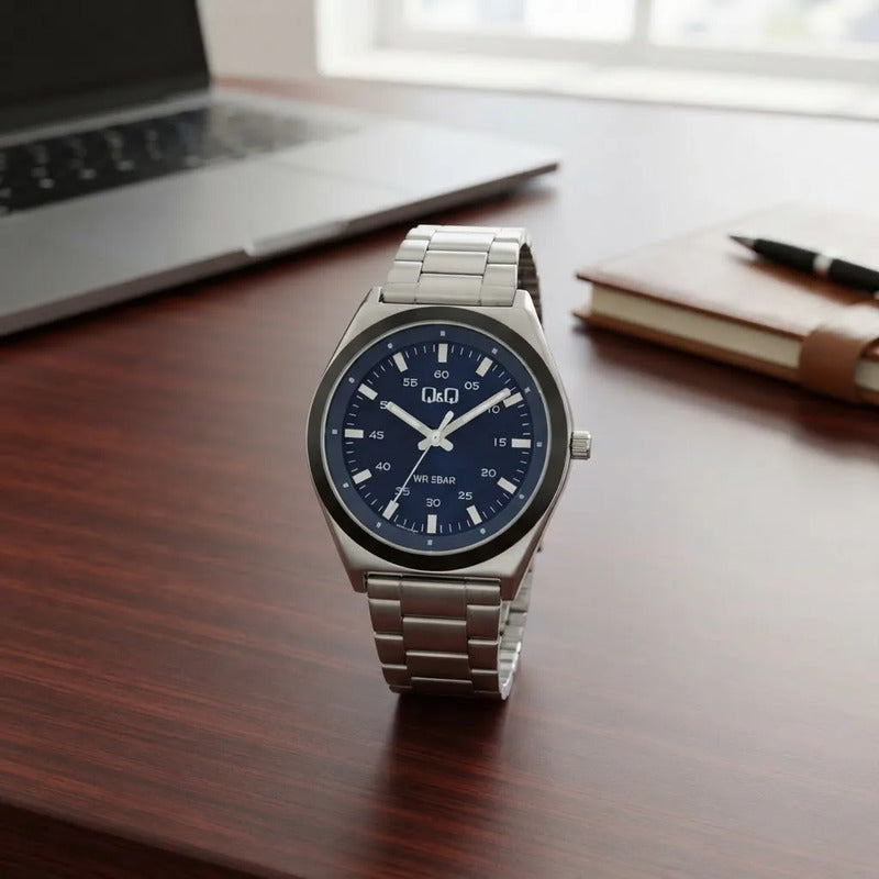 Reloj Qyq Metal Q80b002py Plateado Negro Azul Oscuro