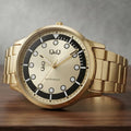 Reloj Qyq Metal Dorado Q50b007py Dorado
