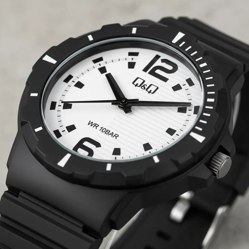 Reloj Q&q Pvc Modelo V02a-005vy Negro Blanco V02a005vy
